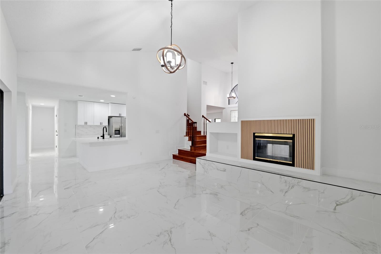 6201 GREENWICH DR — photo 16