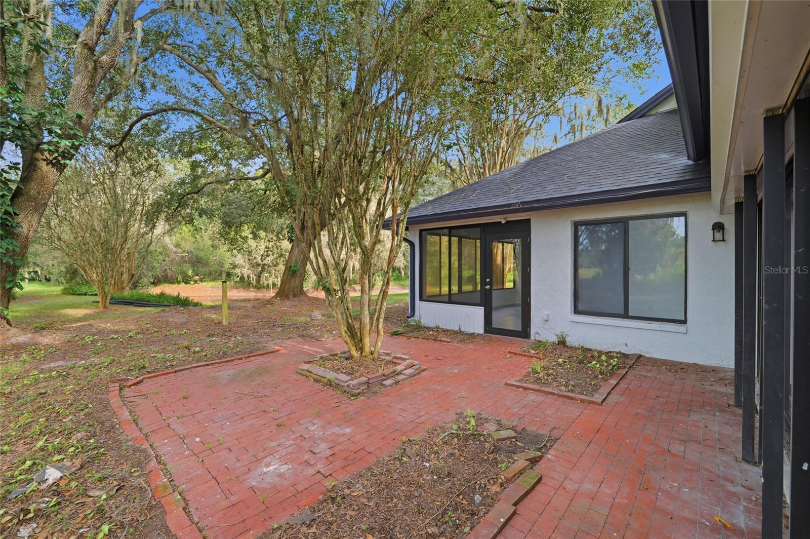 6201 GREENWICH DR — photo 39