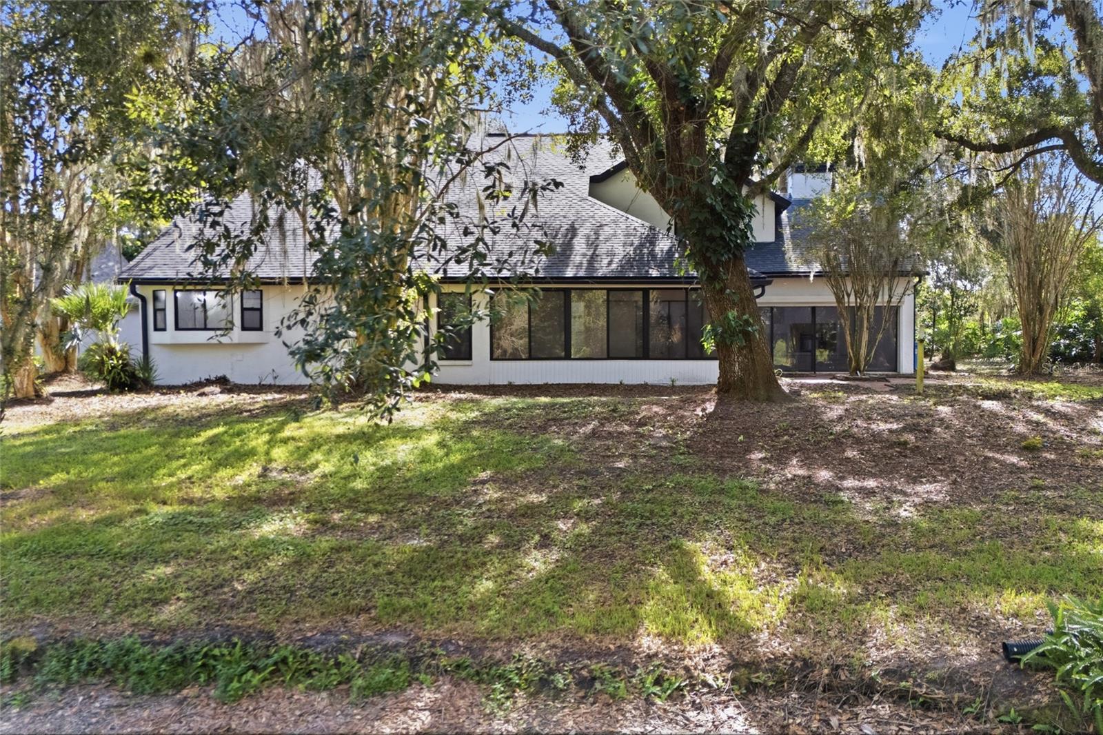 6201 GREENWICH DR — photo 43
