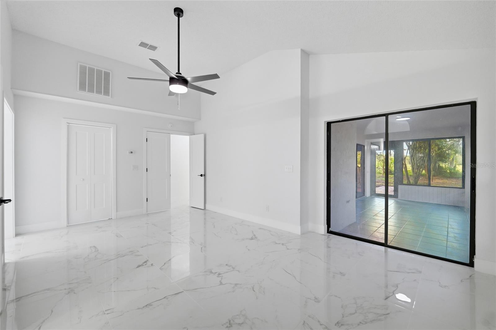 6201 GREENWICH DR — photo 18