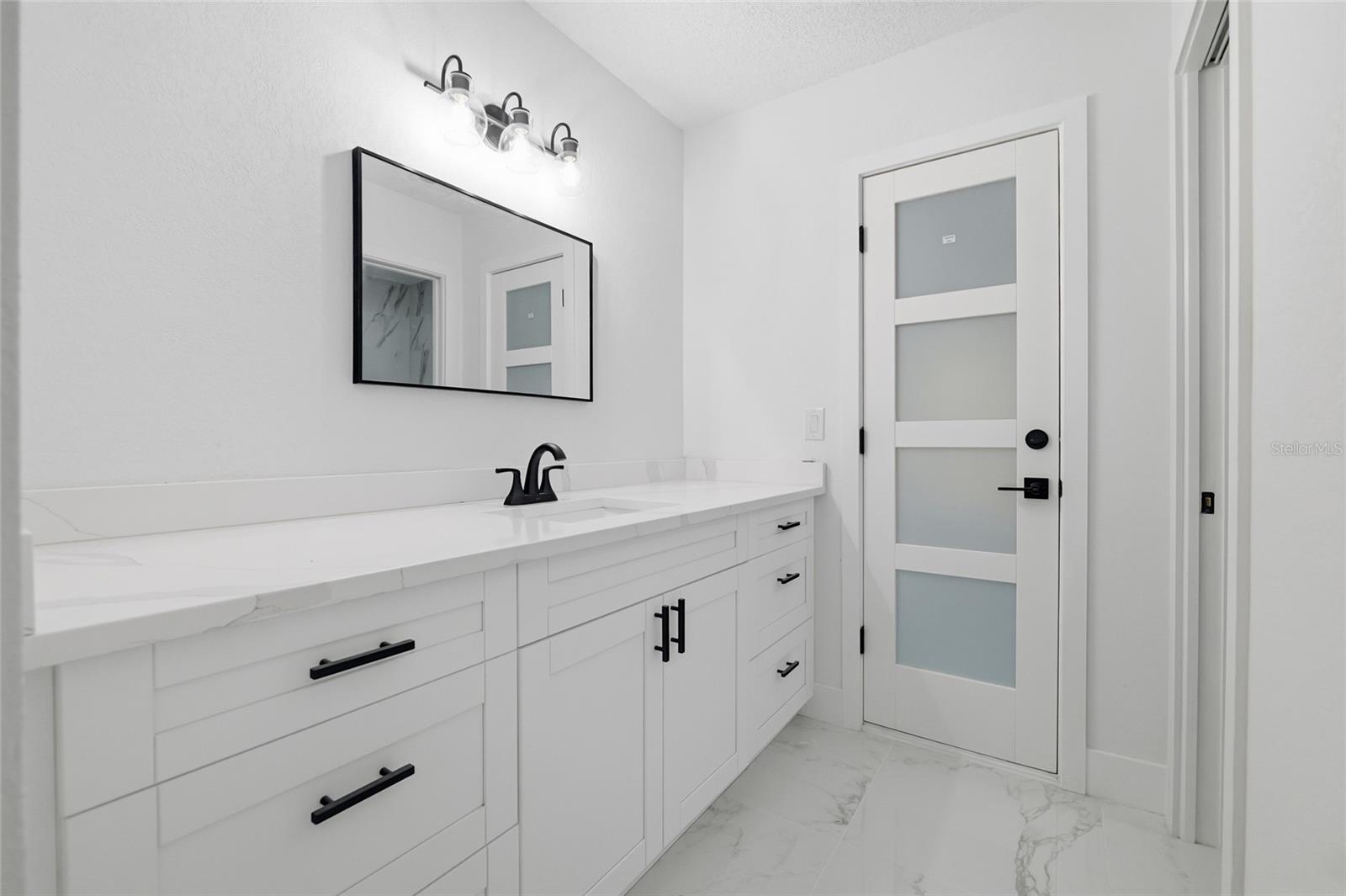 6201 GREENWICH DR — photo 25