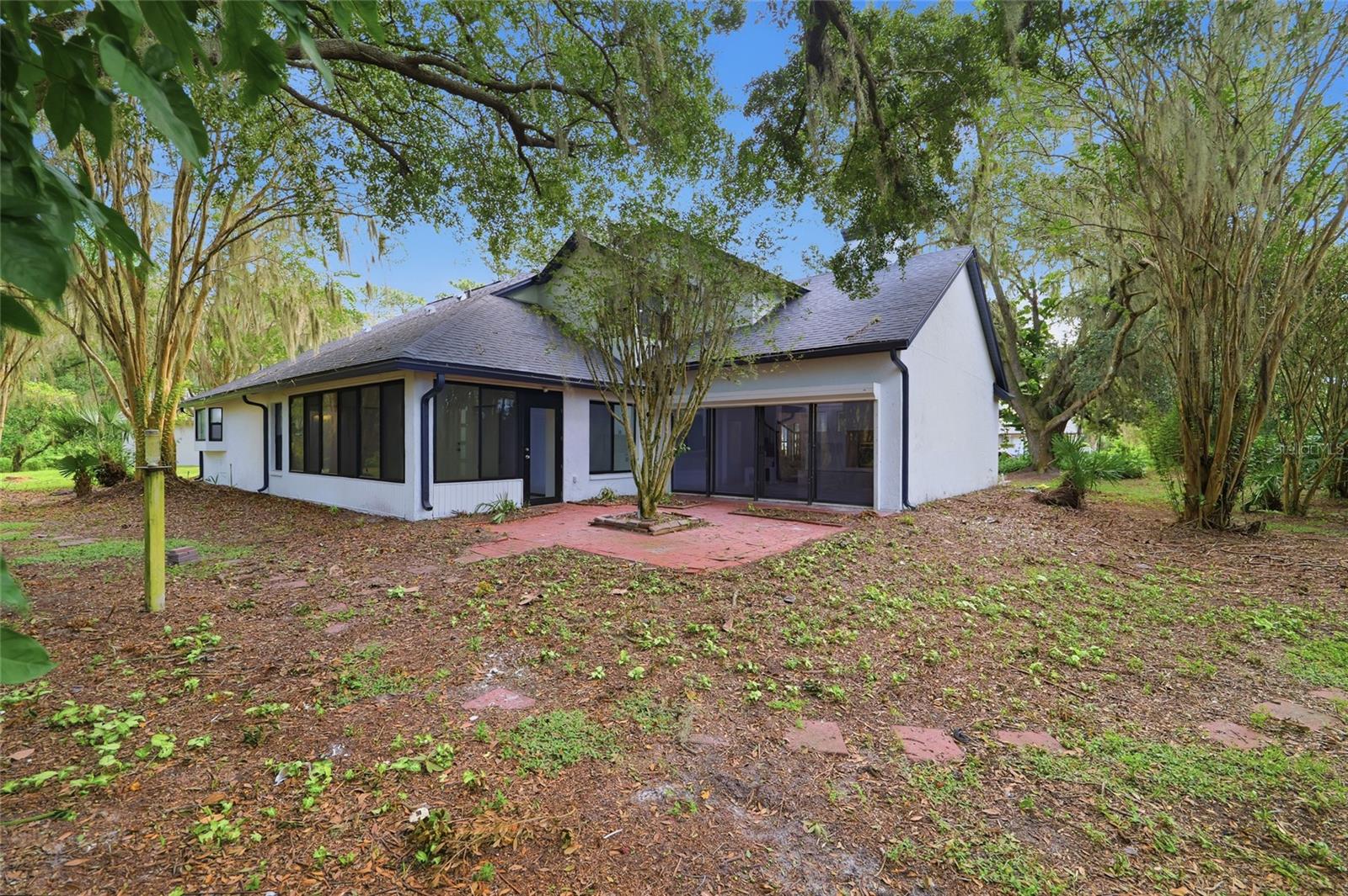 6201 GREENWICH DR — photo 40