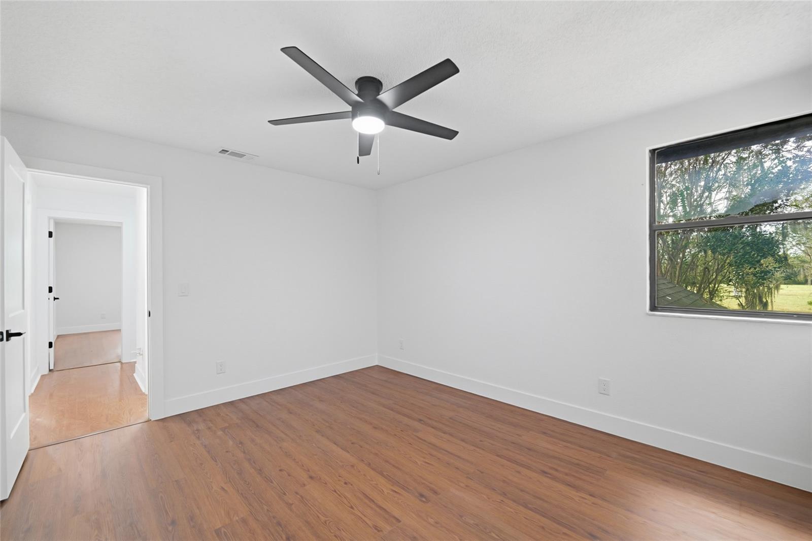 6201 GREENWICH DR — photo 27