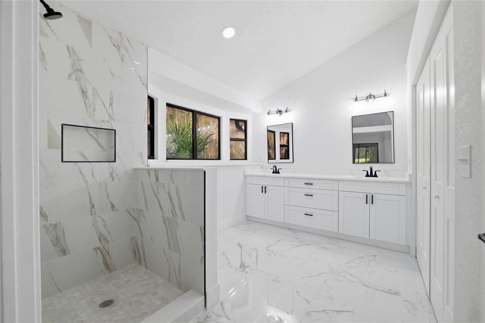6201 GREENWICH DR — photo 20