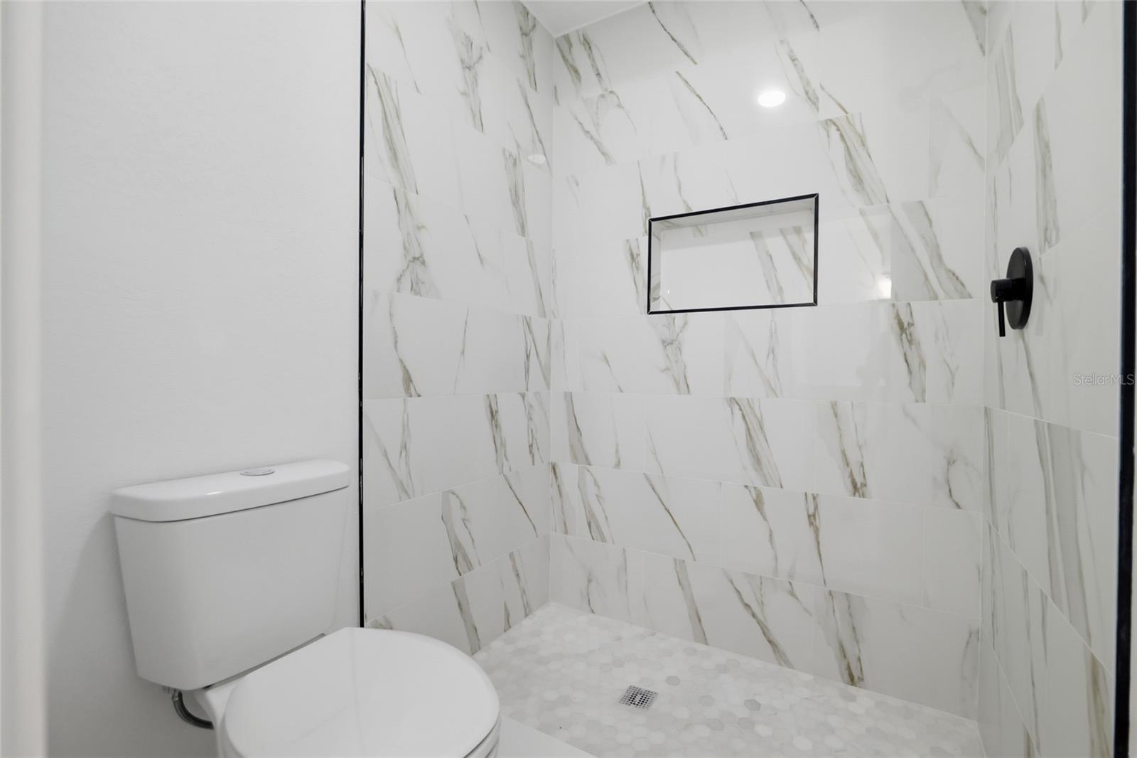 6201 GREENWICH DR — photo 26