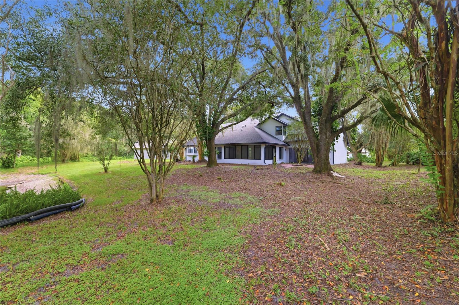6201 GREENWICH DR — photo 42