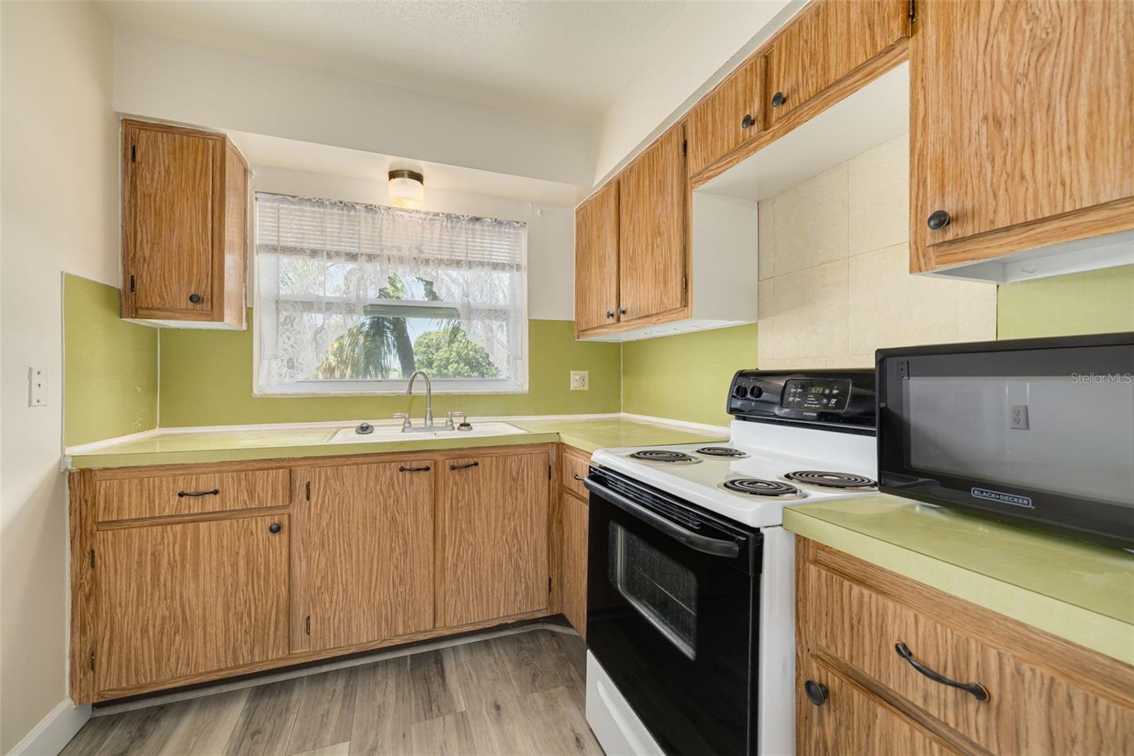 211 PASADENA AVE N #206 — photo 12