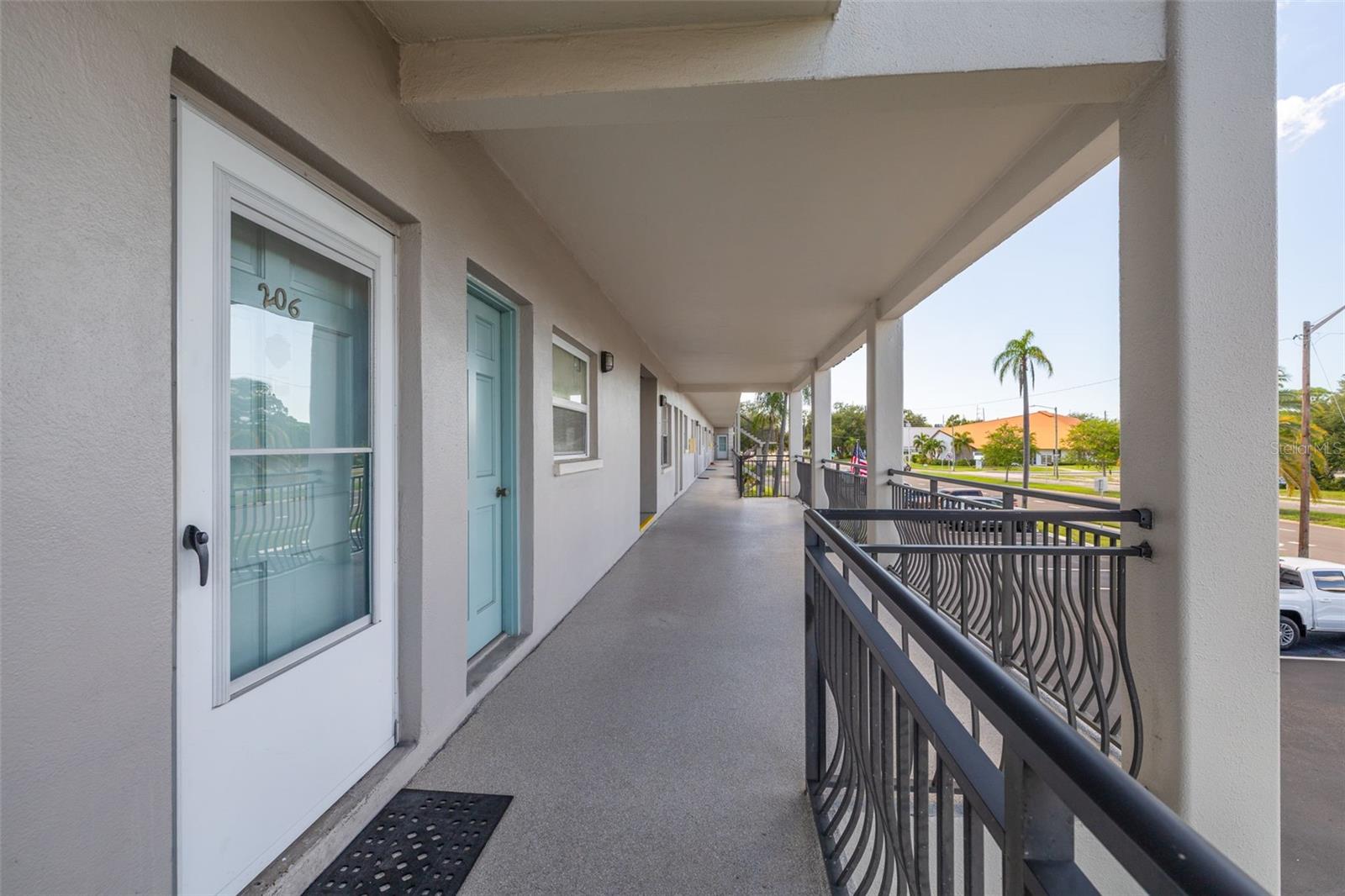 211 PASADENA AVE N #206 — photo 2