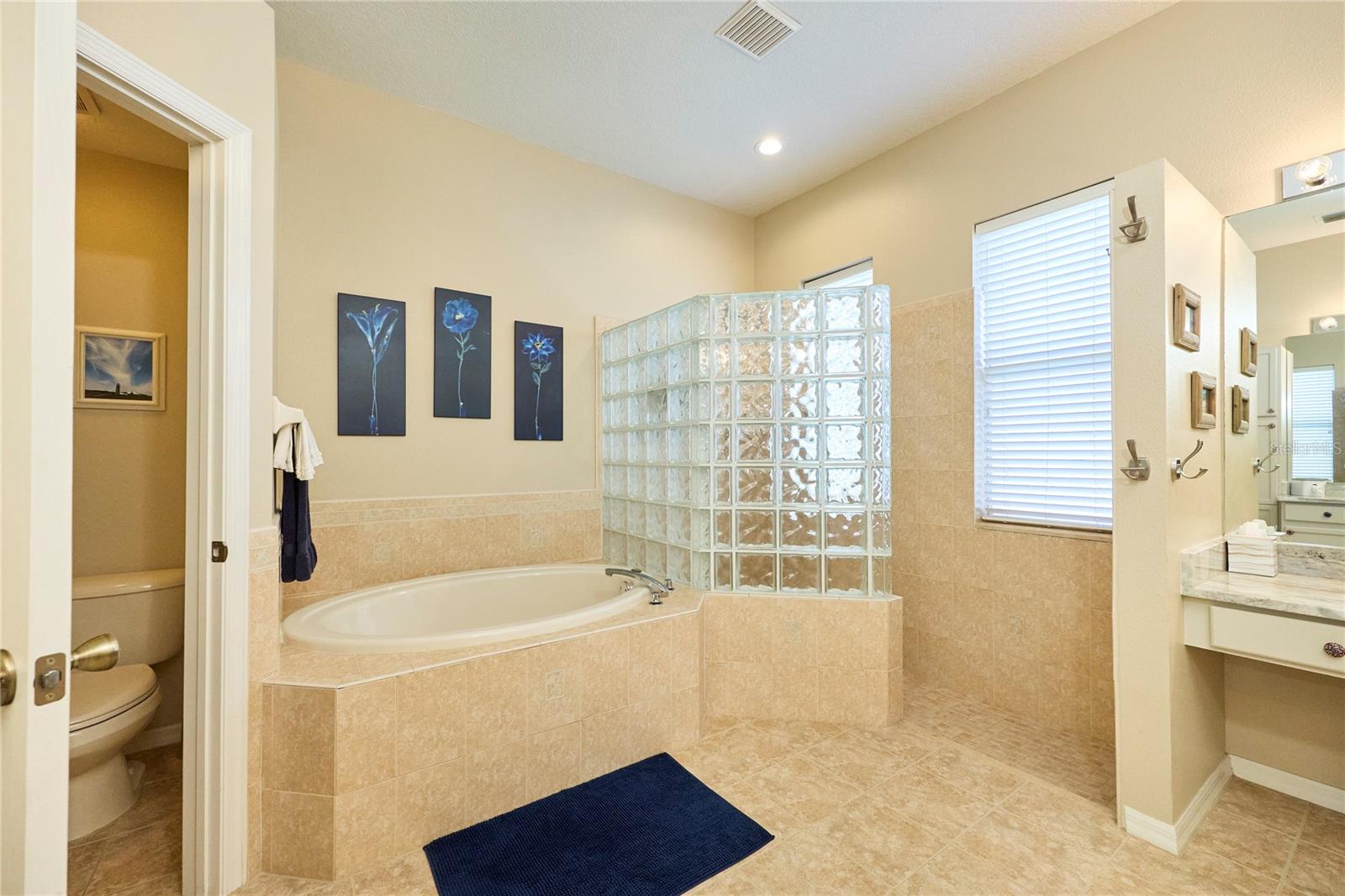 18016 ROYAL FOREST DR — photo 33