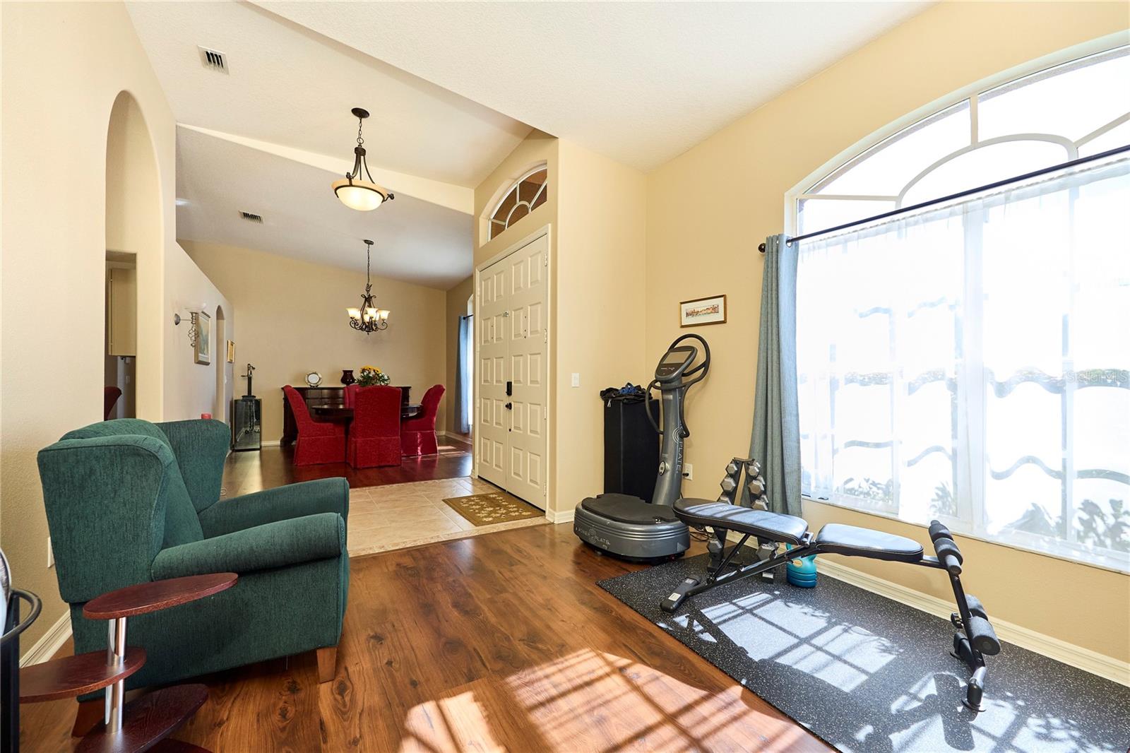 18016 ROYAL FOREST DR — photo 11