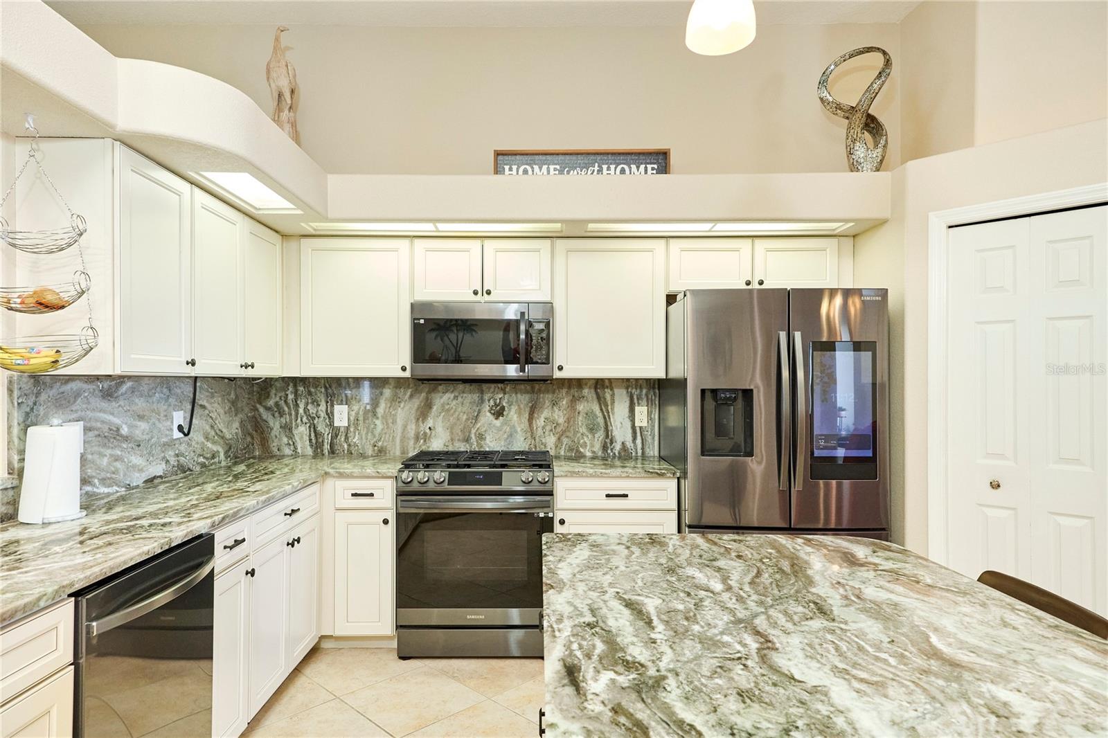 18016 ROYAL FOREST DR — photo 17