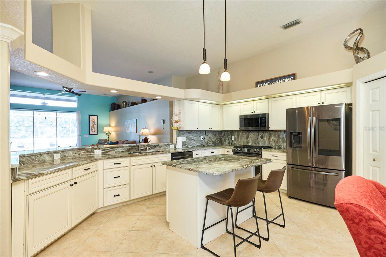 18016 ROYAL FOREST DR — photo 15