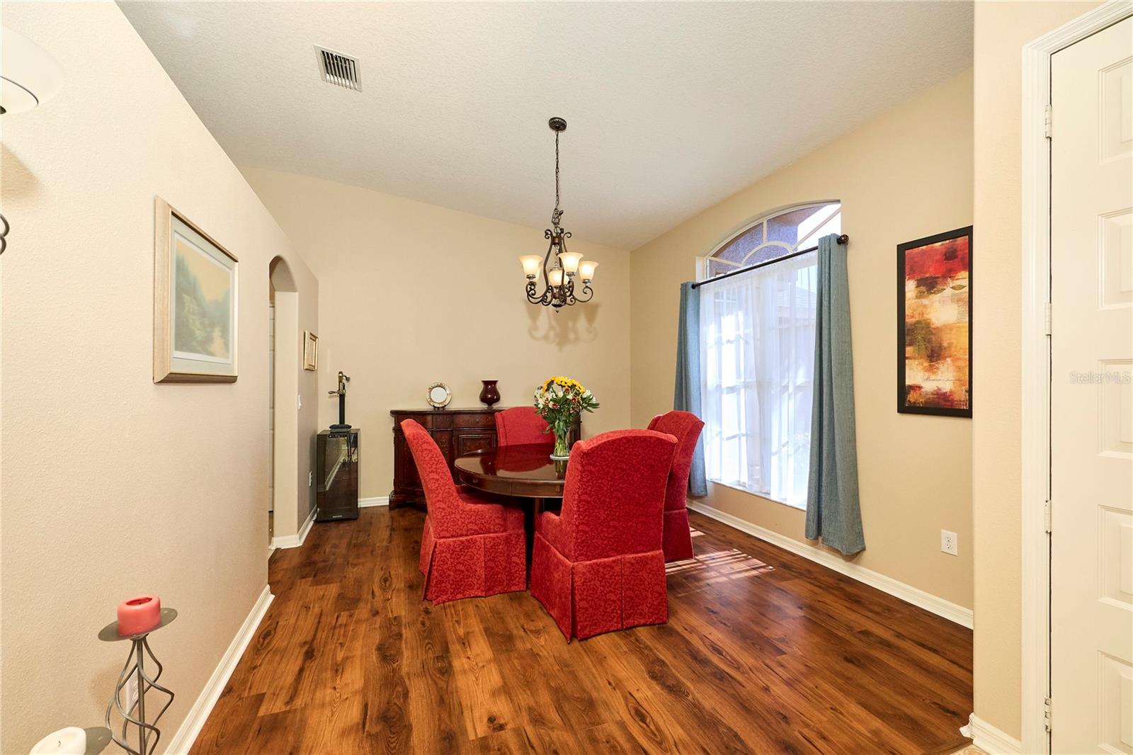 18016 ROYAL FOREST DR — photo 7