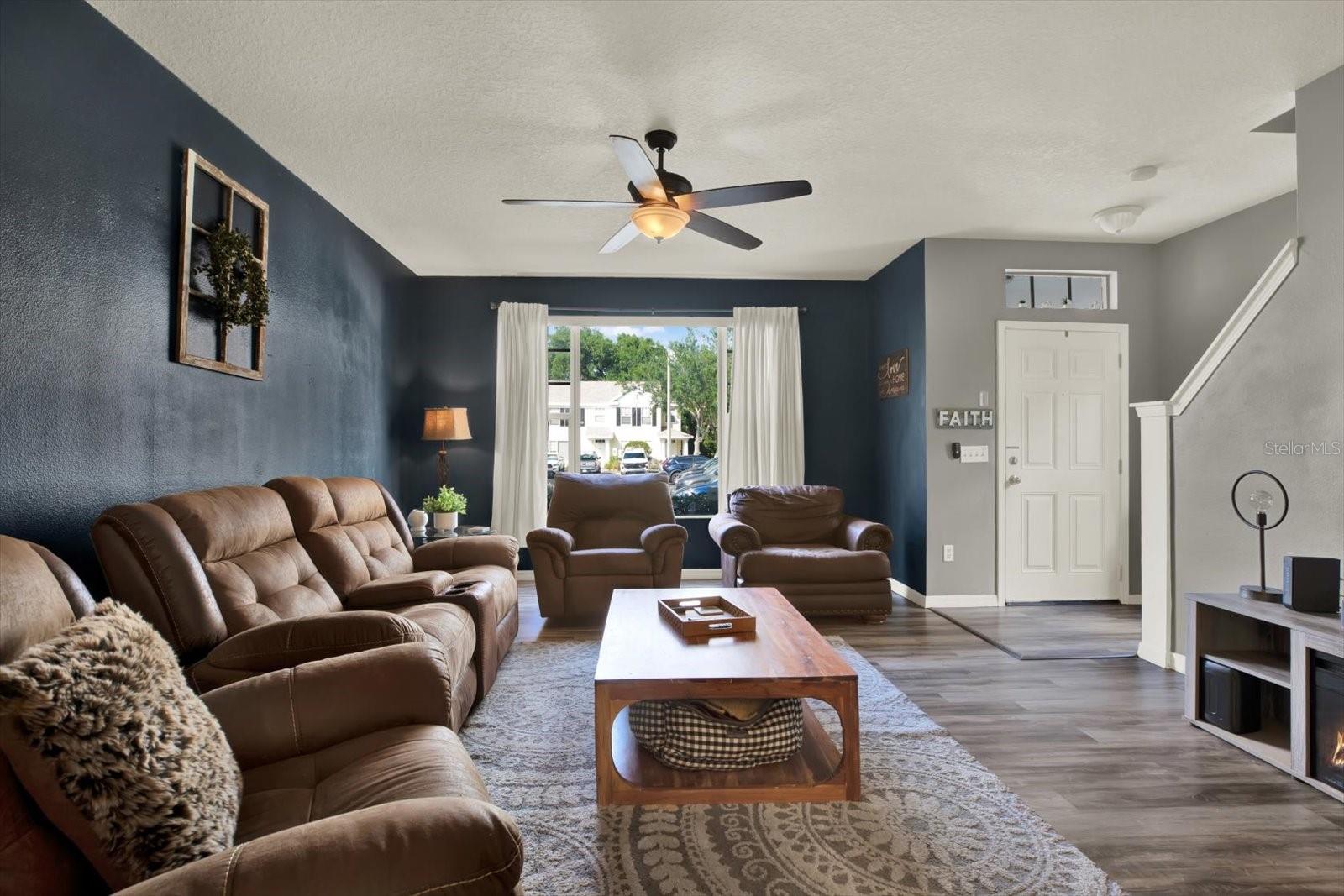 11041 BLACK SWAN CT — photo 4