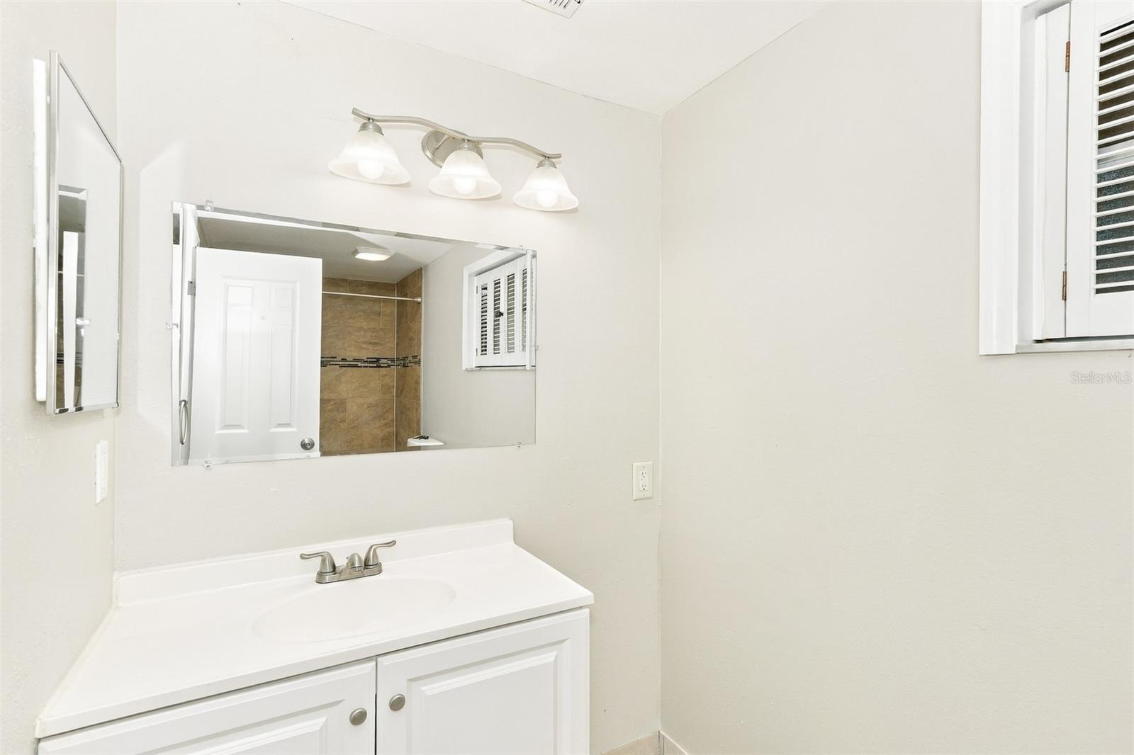 10102 HICKORY HOLLOW CT — photo 17