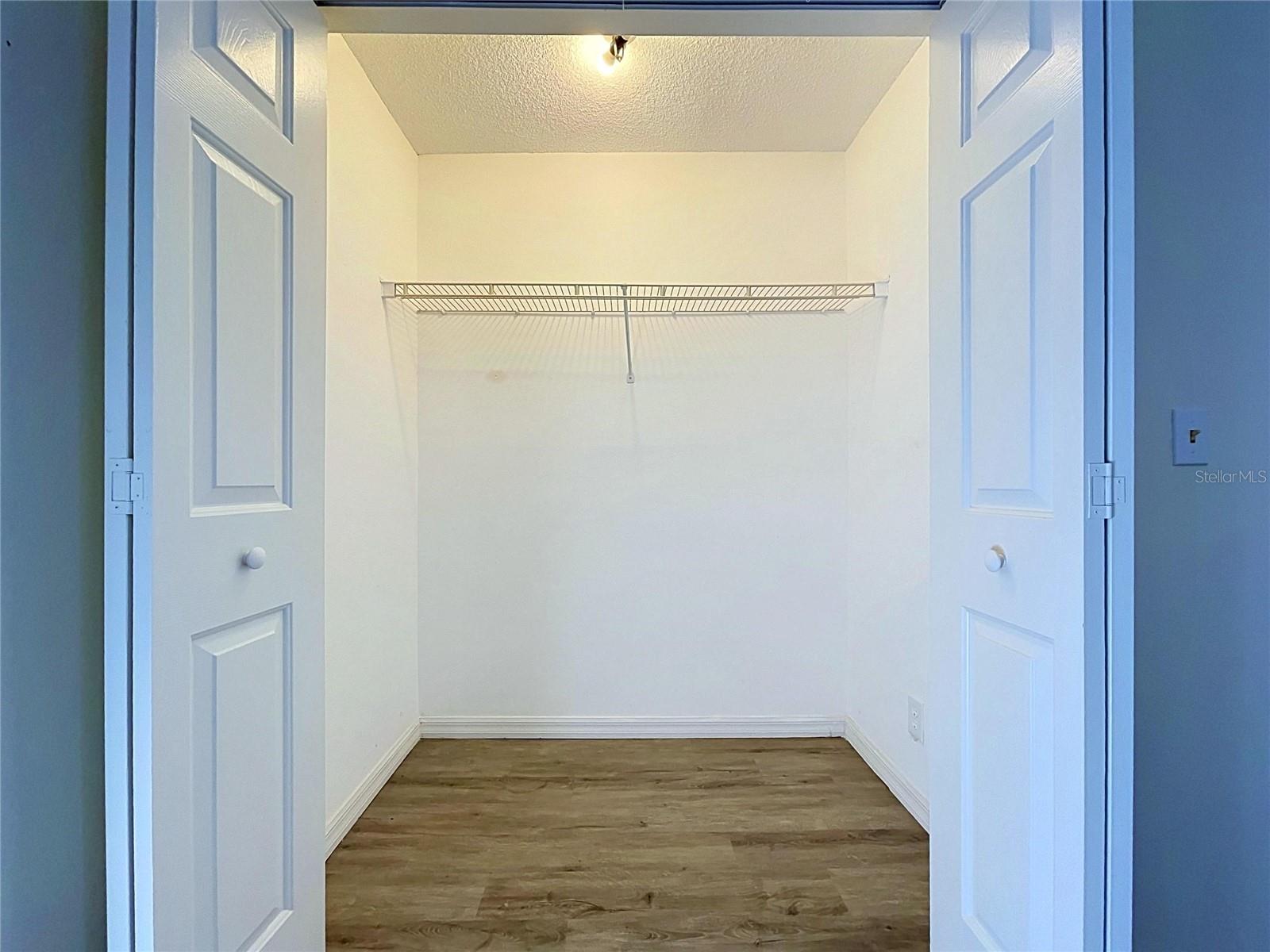 1417 E HANNA AVE — photo 39