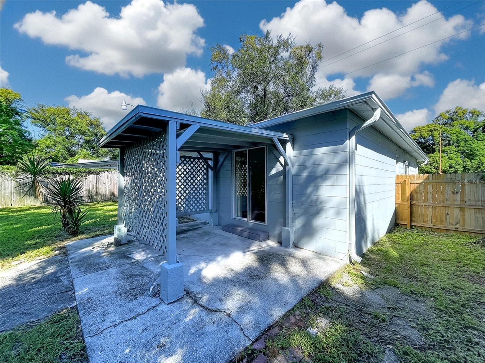 1417 E HANNA AVE — photo 47