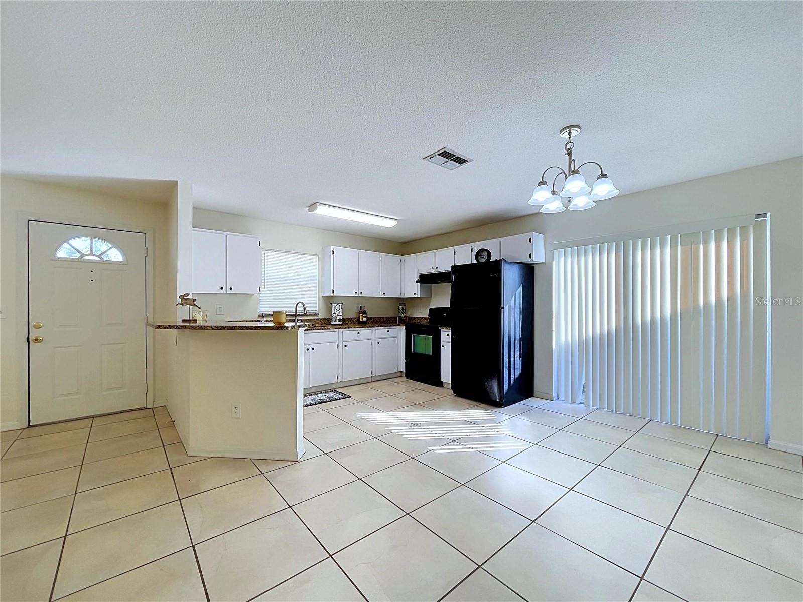 1417 E HANNA AVE — photo 8