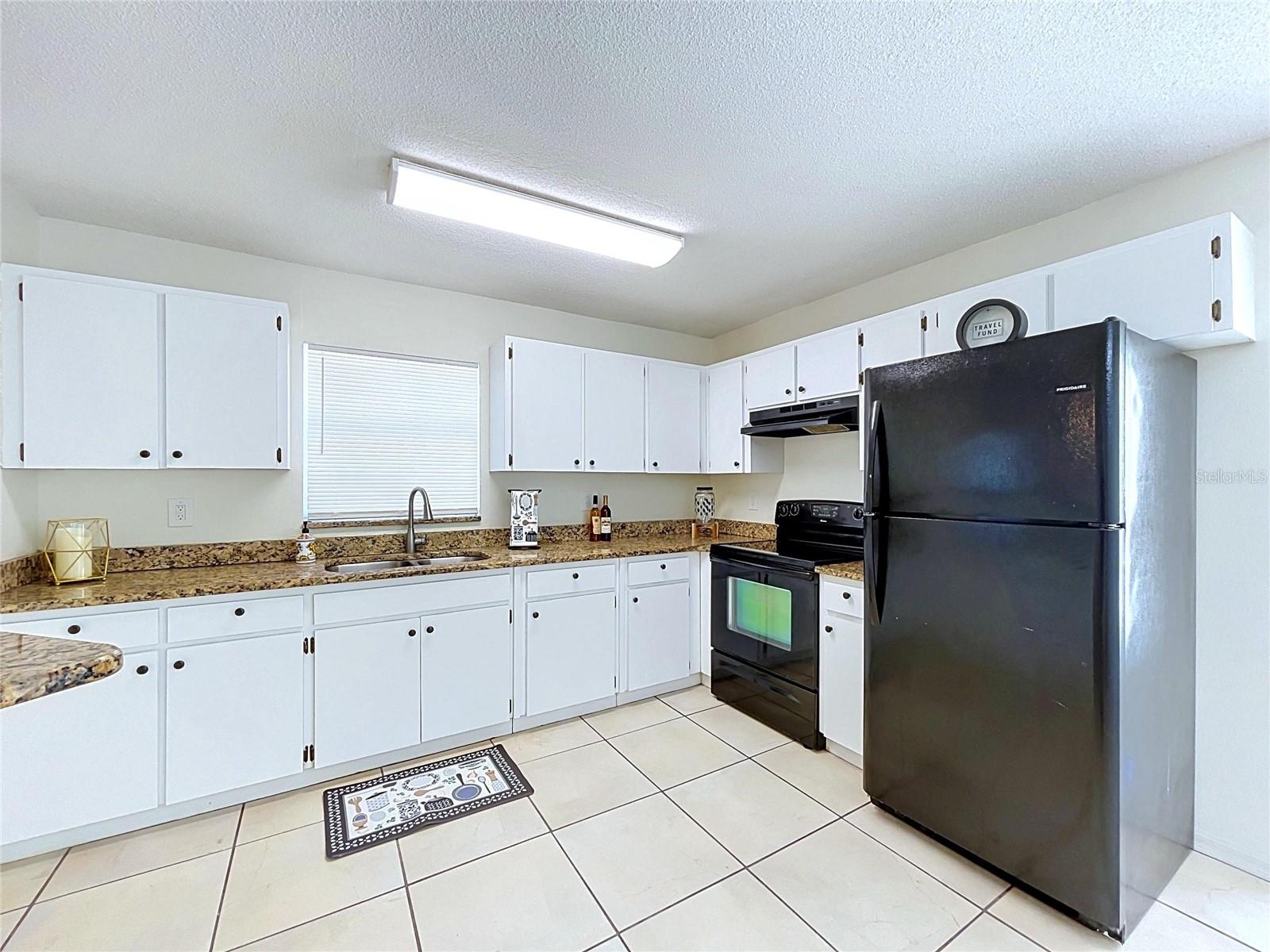 1417 E HANNA AVE — photo 13
