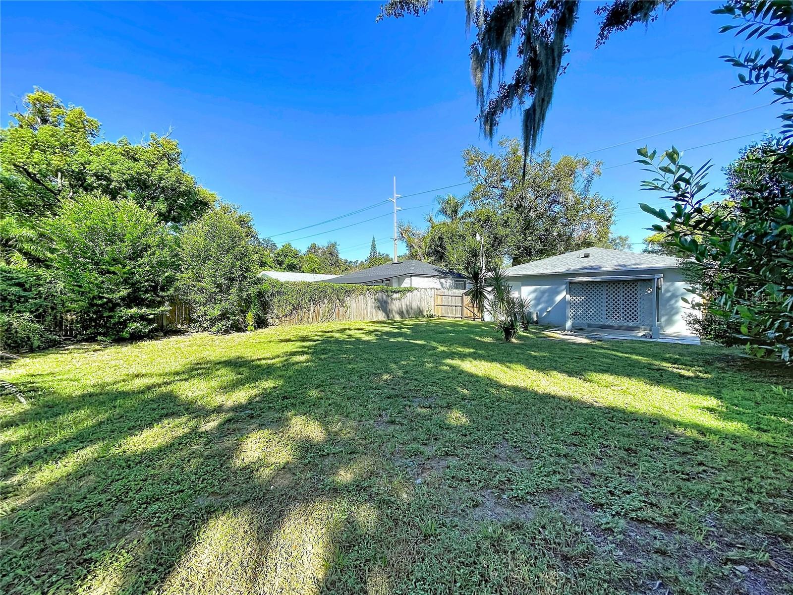 1417 E HANNA AVE — photo 49