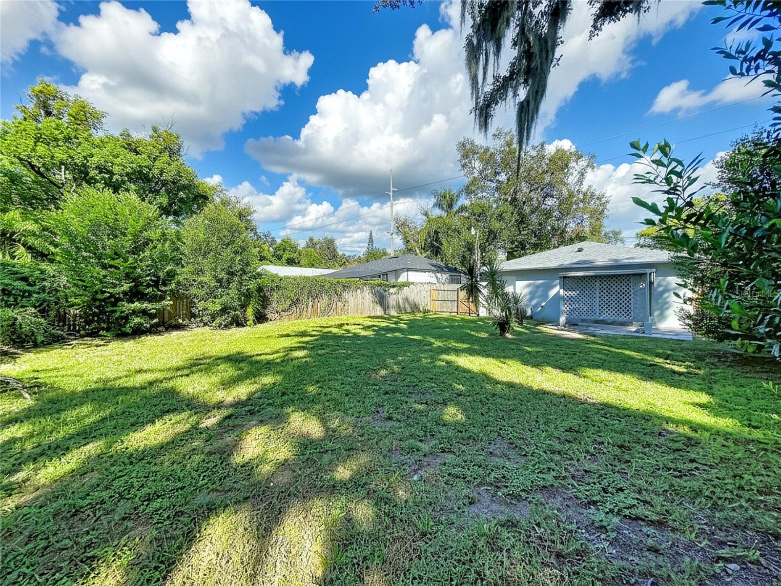1417 E HANNA AVE — photo 48
