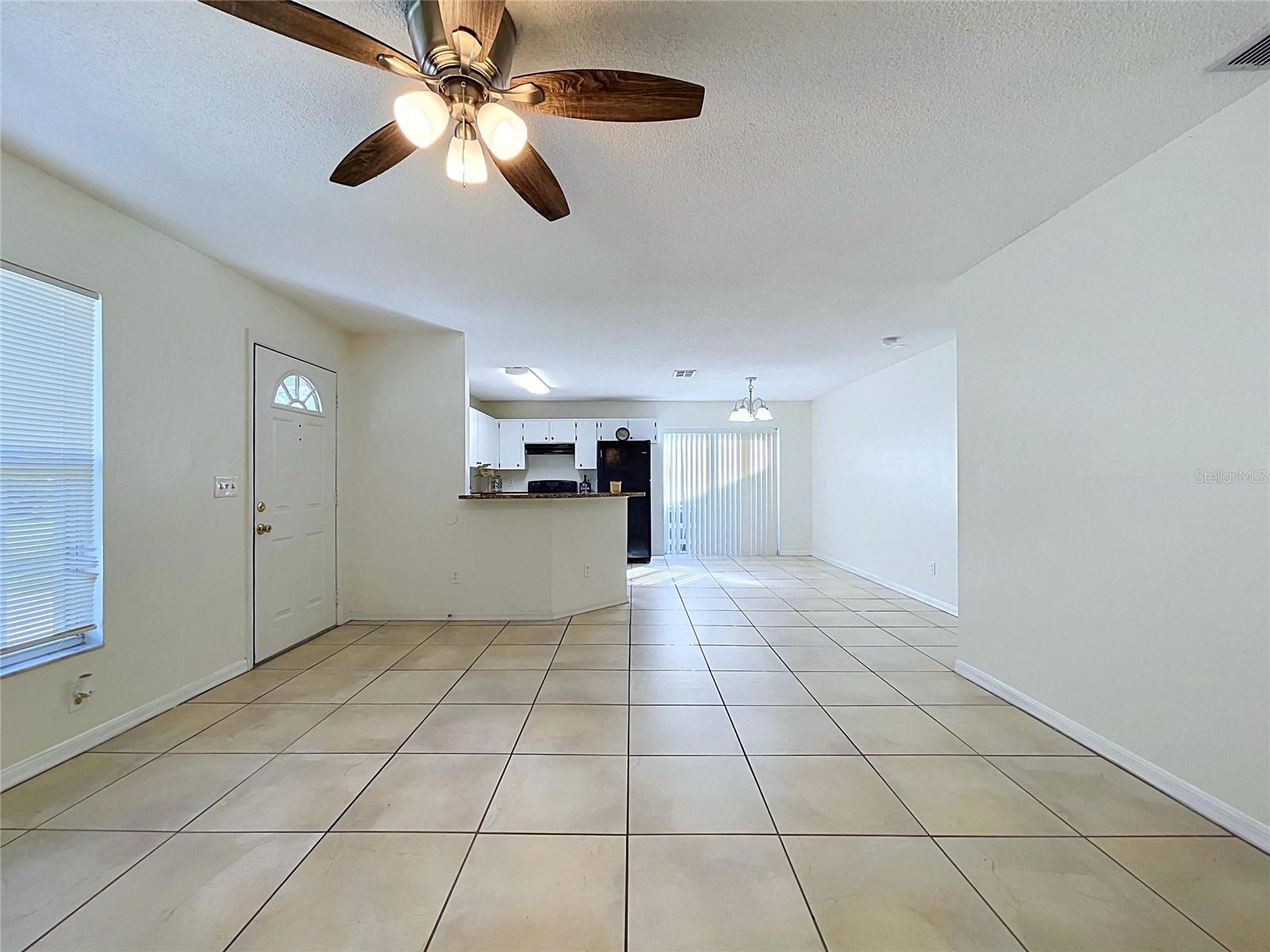 1417 E HANNA AVE — photo 3