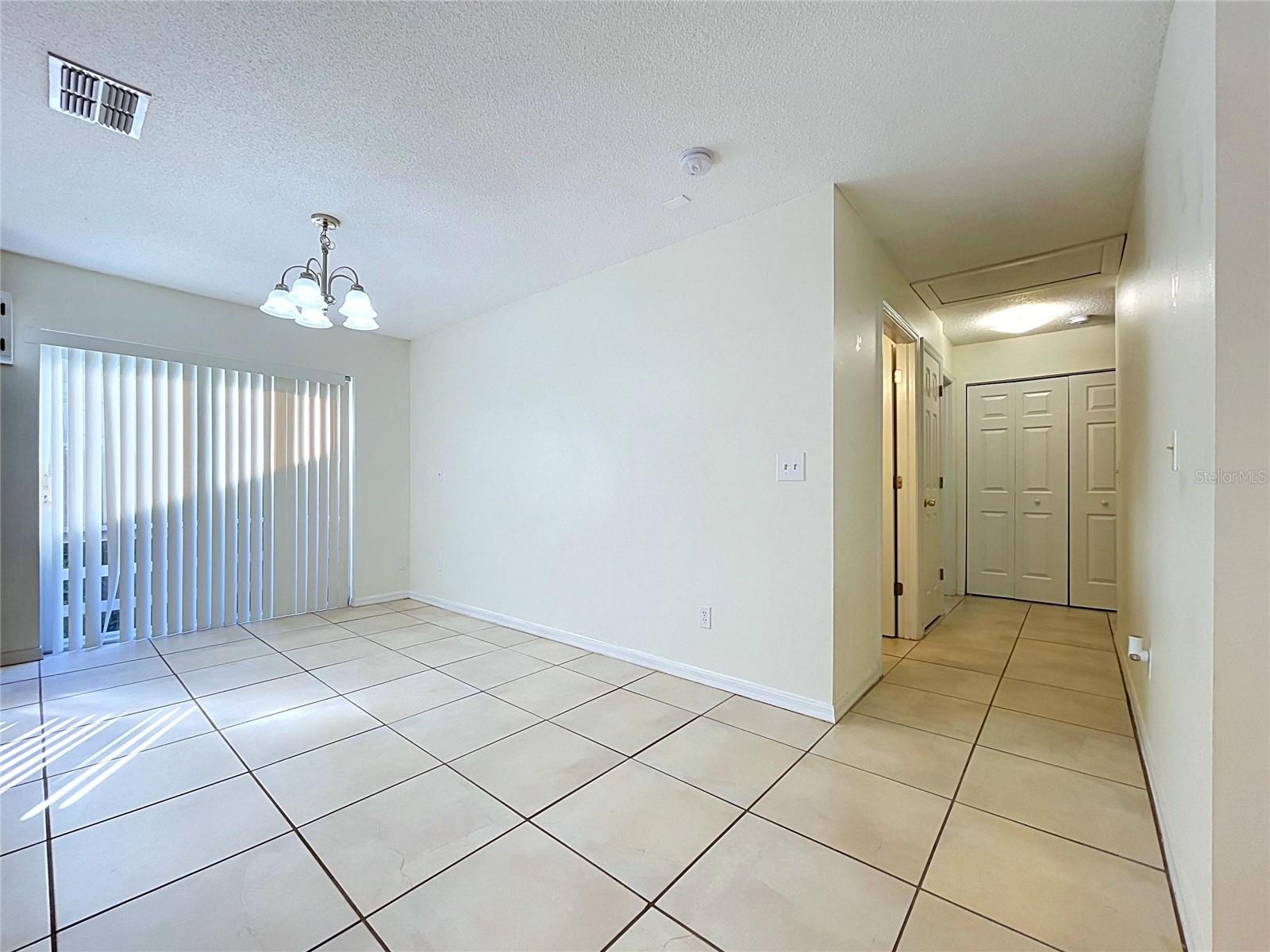 1417 E HANNA AVE — photo 16