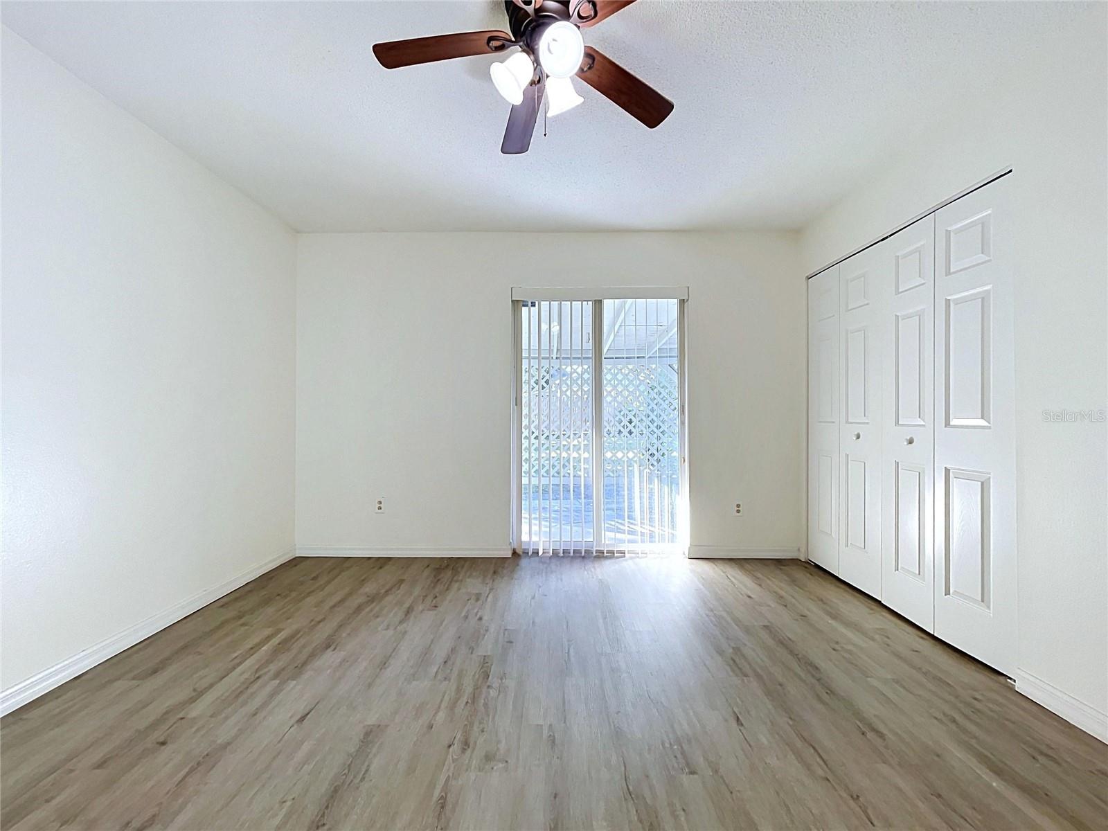 1417 E HANNA AVE — photo 35