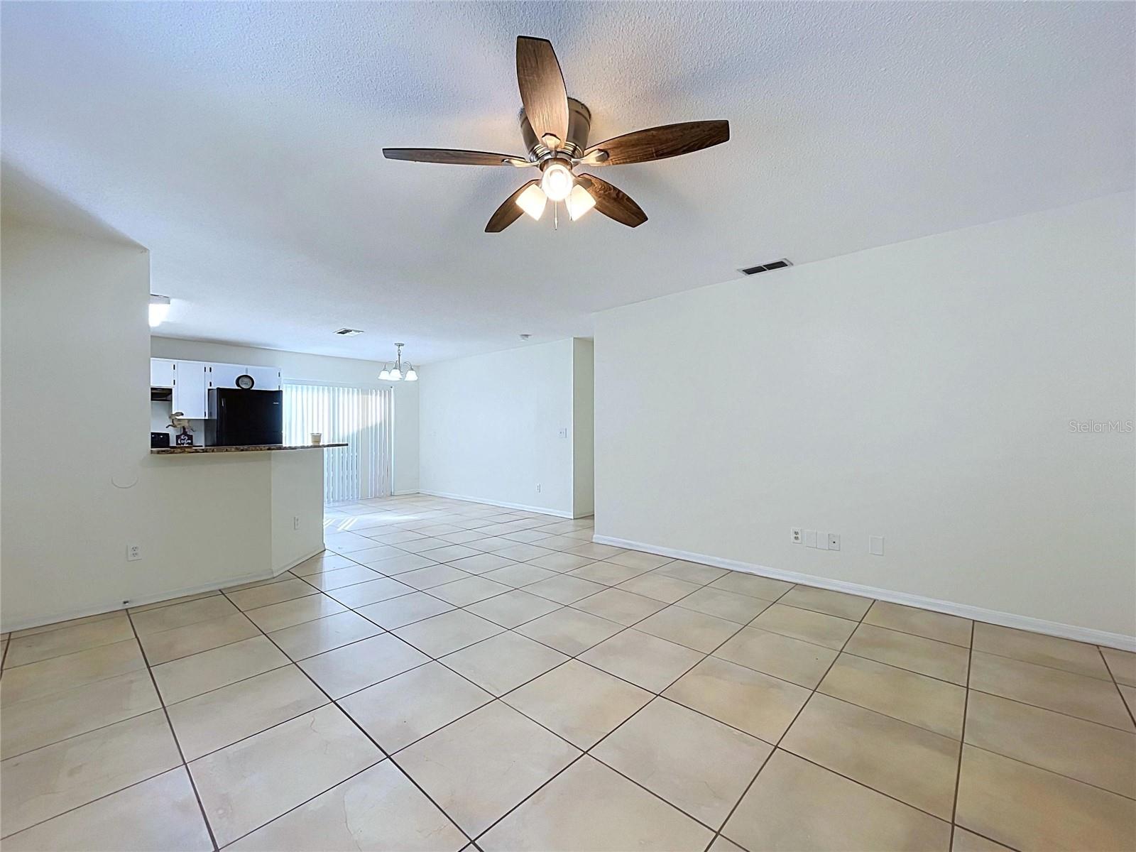 1417 E HANNA AVE — photo 5