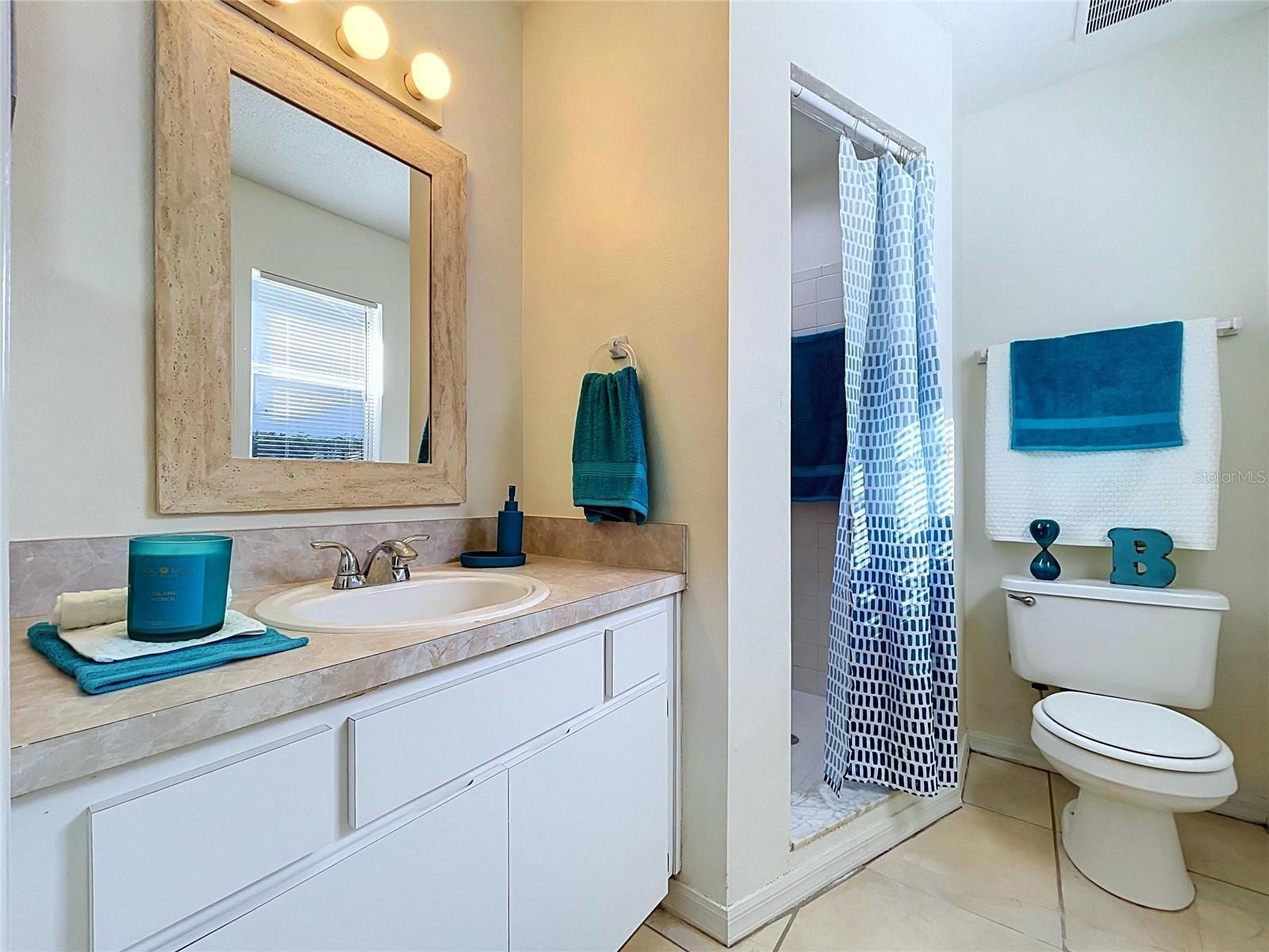 1417 E HANNA AVE — photo 40