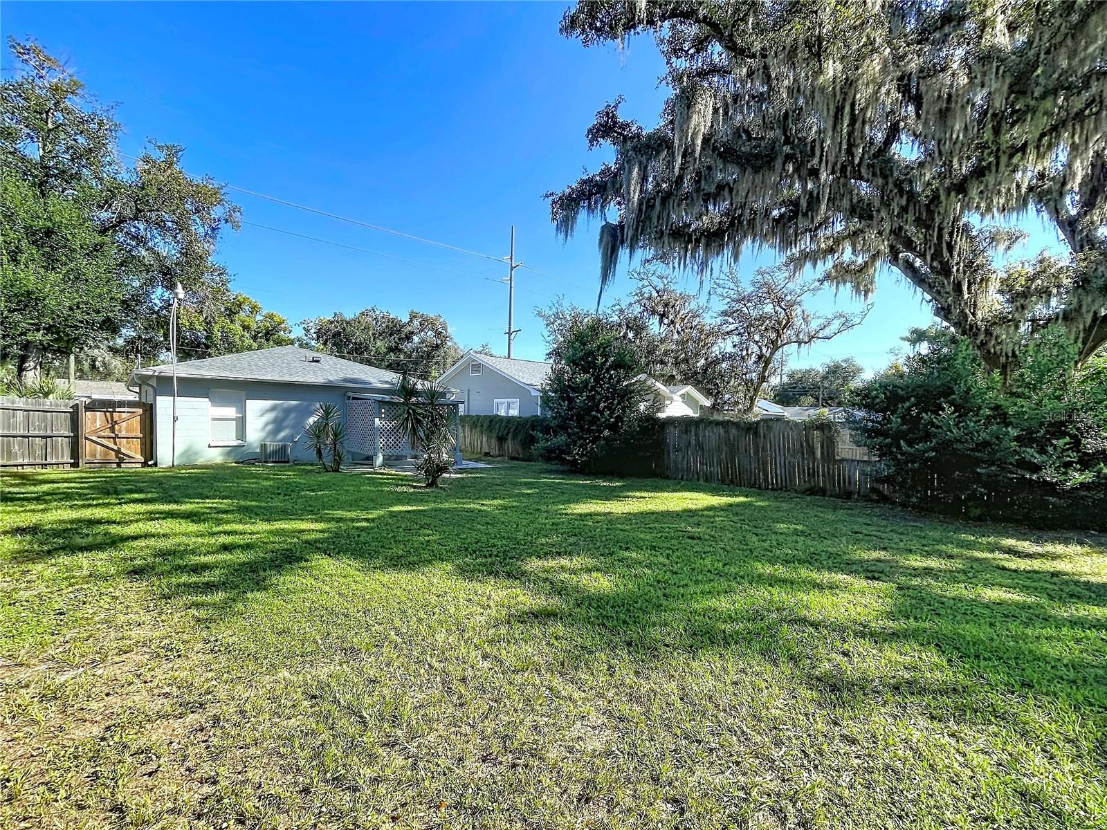 1417 E HANNA AVE — photo 51