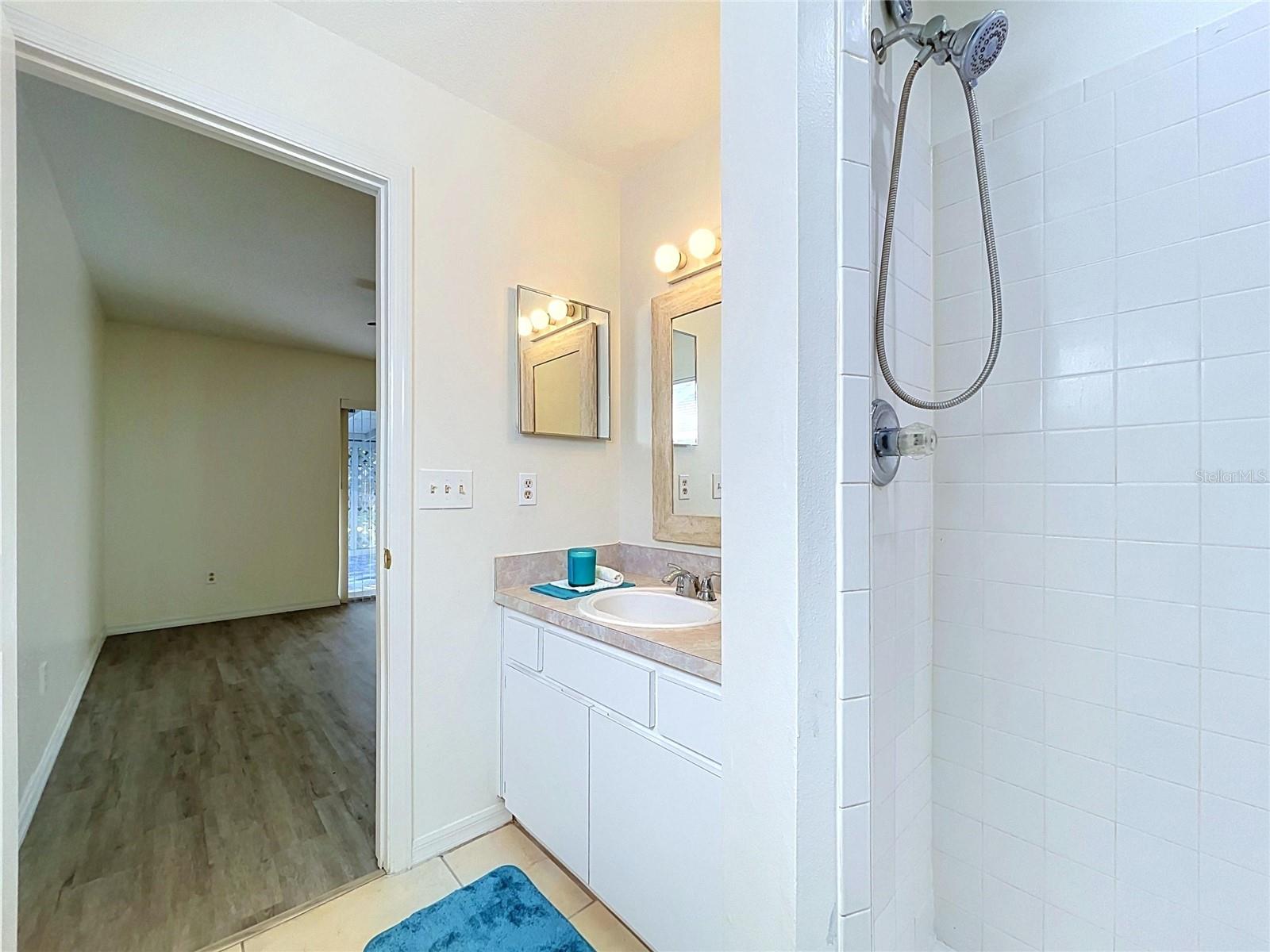 1417 E HANNA AVE — photo 41