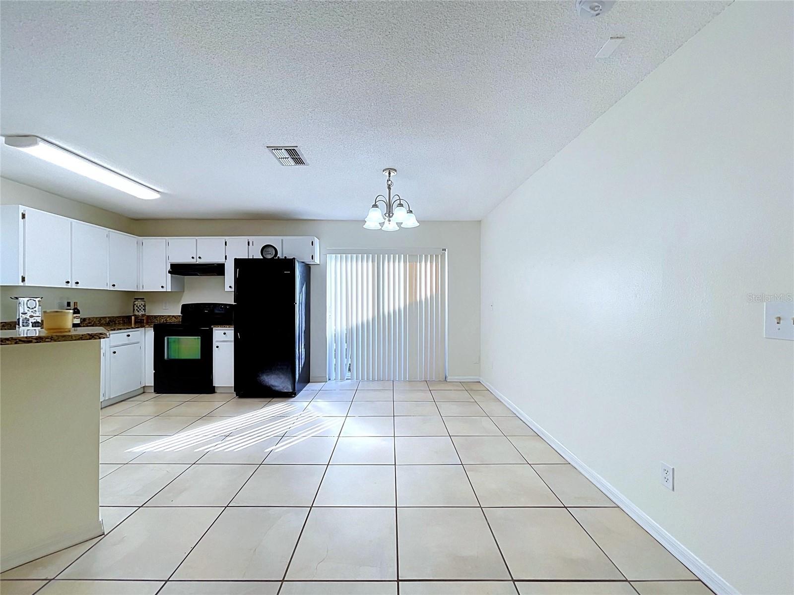 1417 E HANNA AVE — photo 9