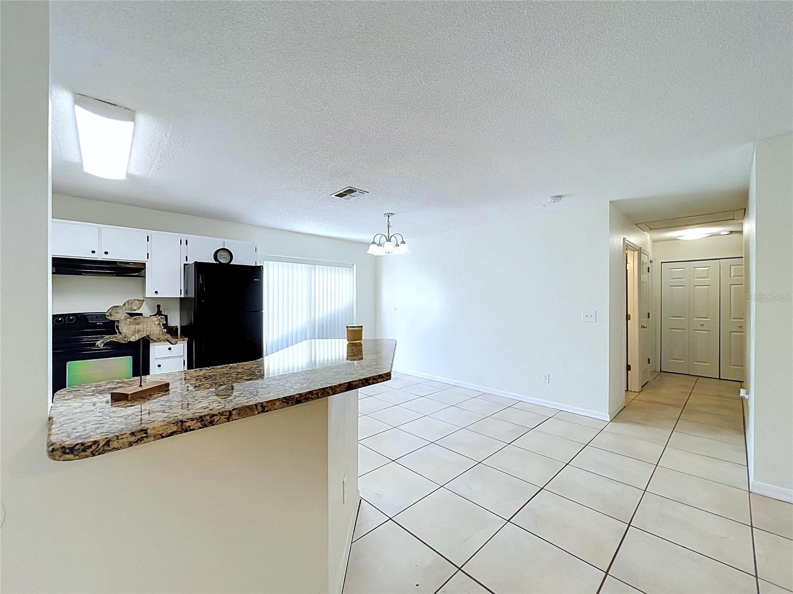 1417 E HANNA AVE — photo 10
