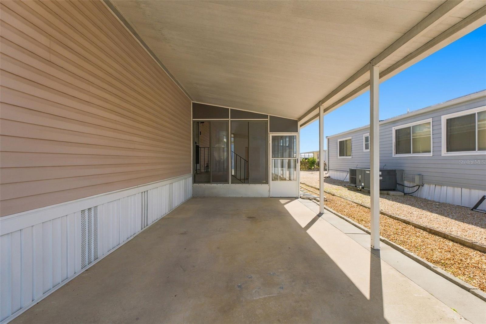 7318 GRAND PINE DR — photo 2