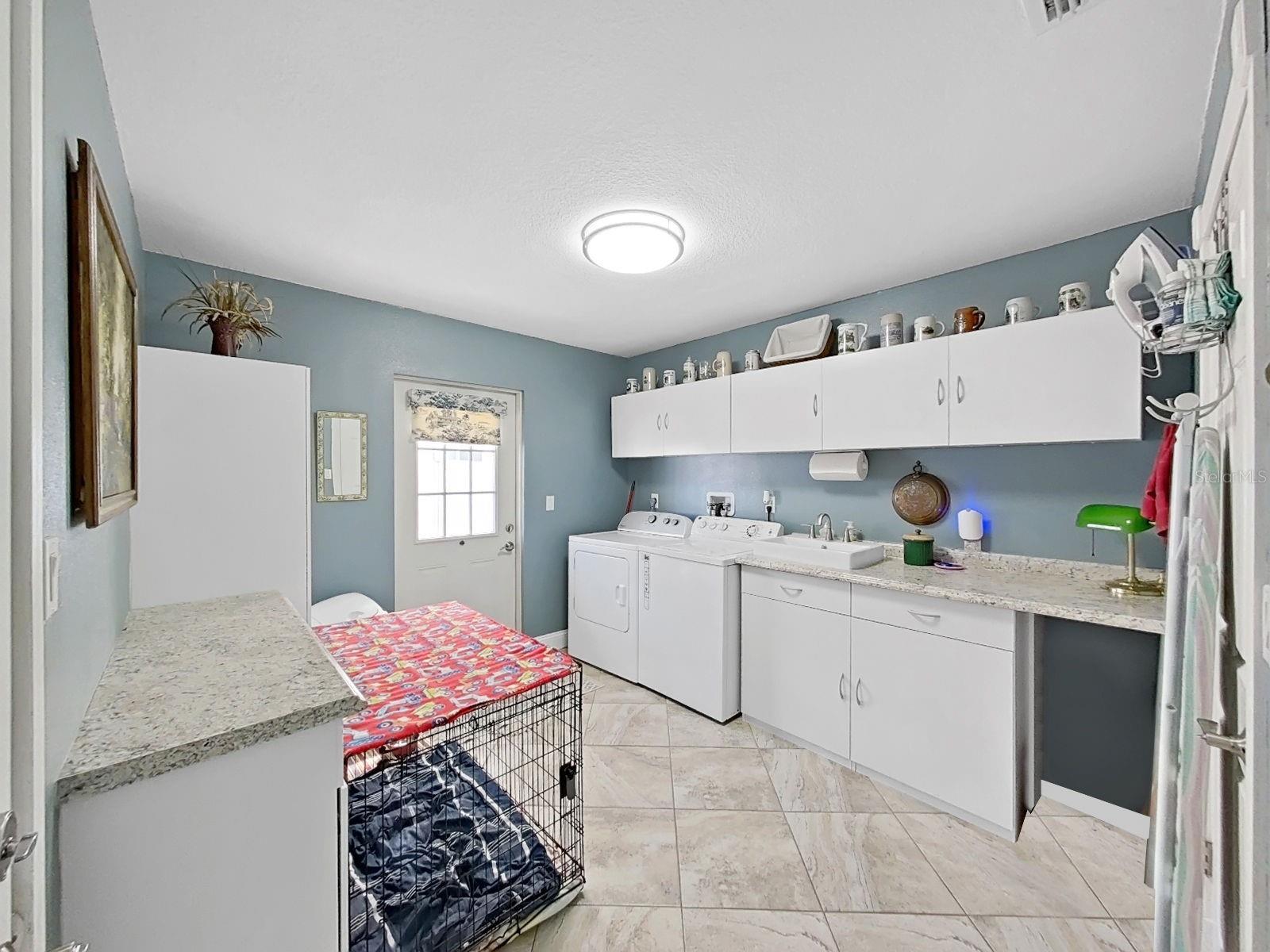169 FOXCROFT DR W — photo 30