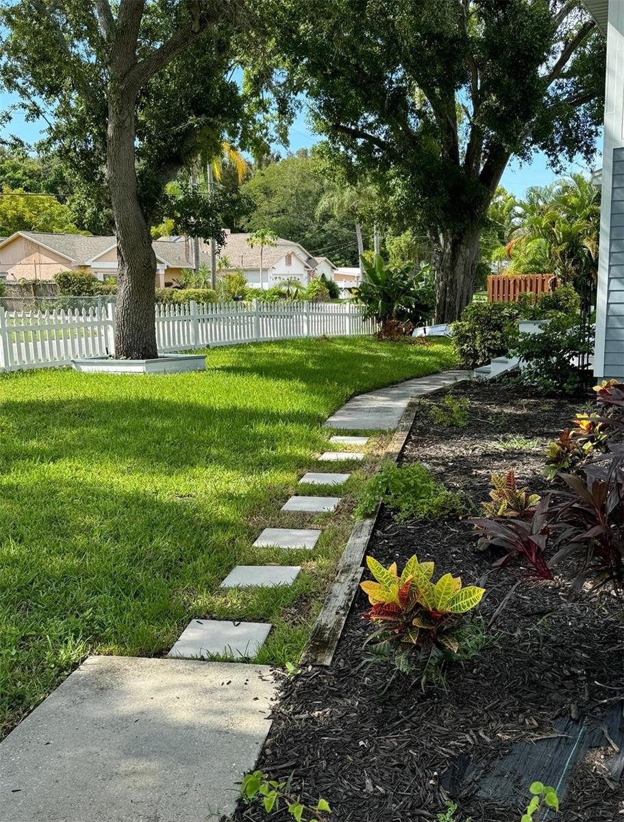 22 CYPRESS DR — photo 4