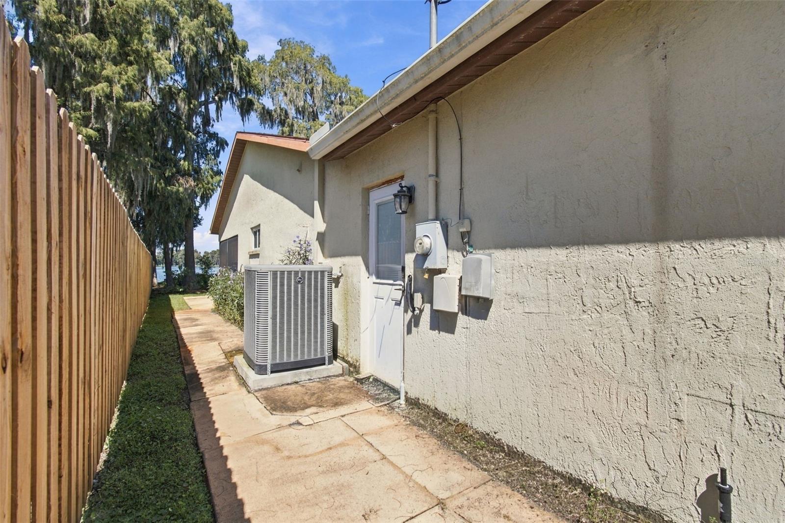 12527 LACEY DR — photo 34