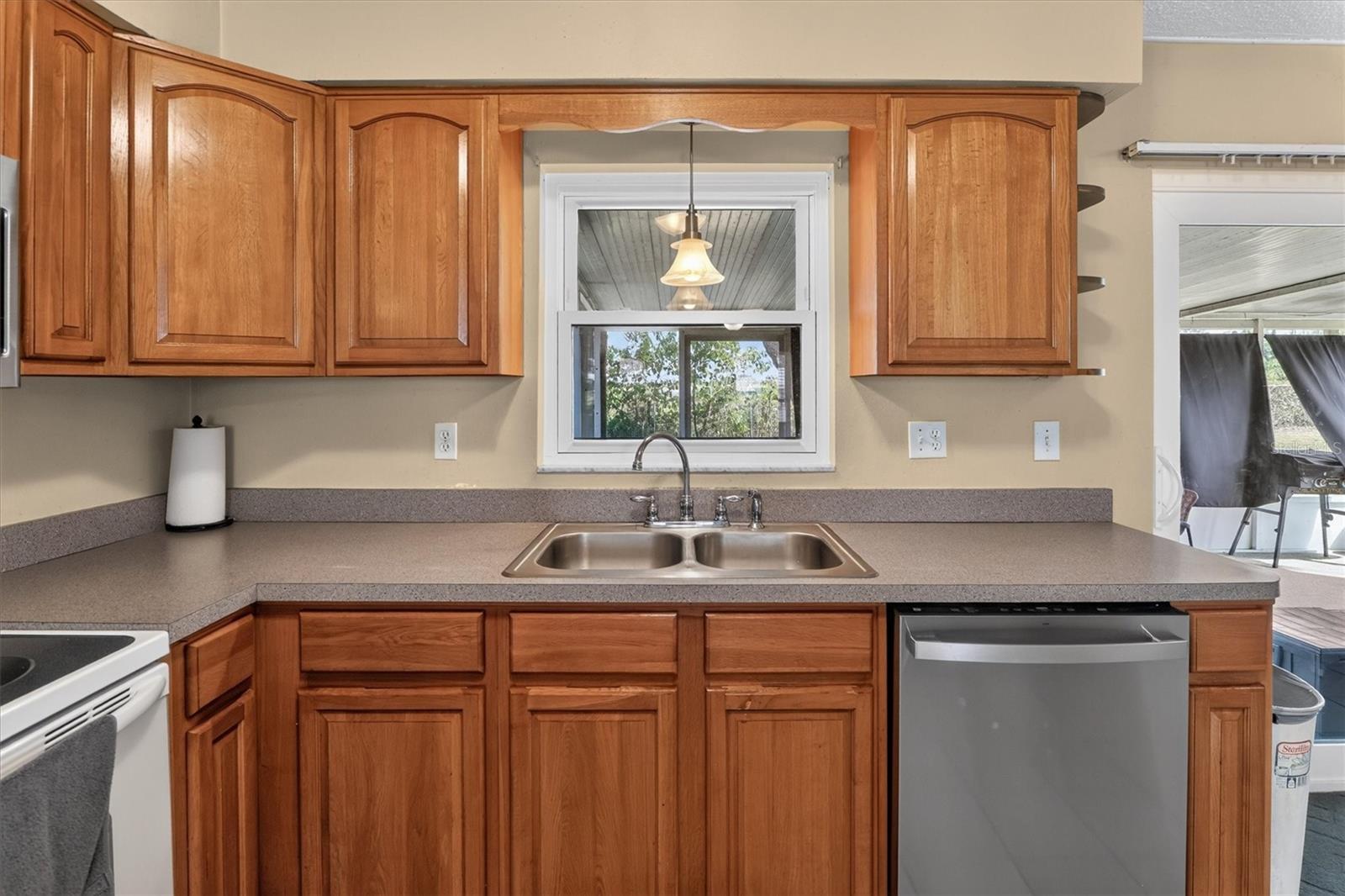 14734 MITCHELL ST — photo 14