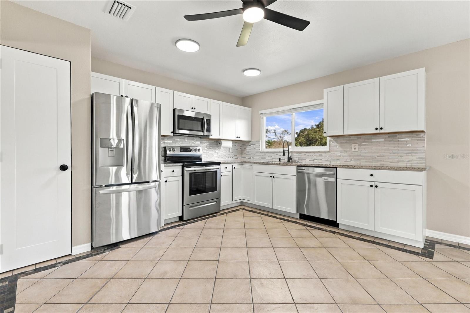 7070 ODOM PL — photo 10