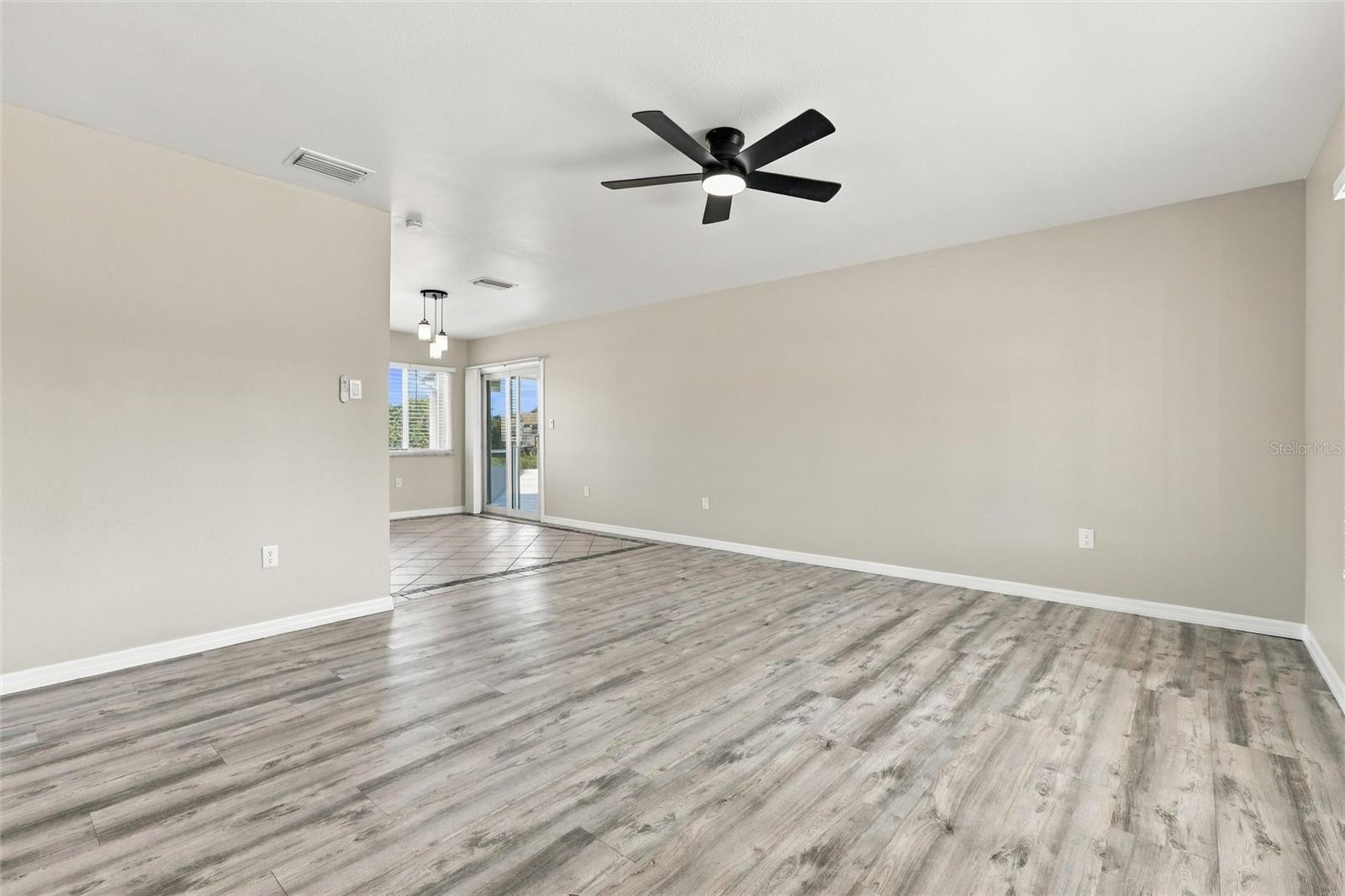 7070 ODOM PL — photo 3