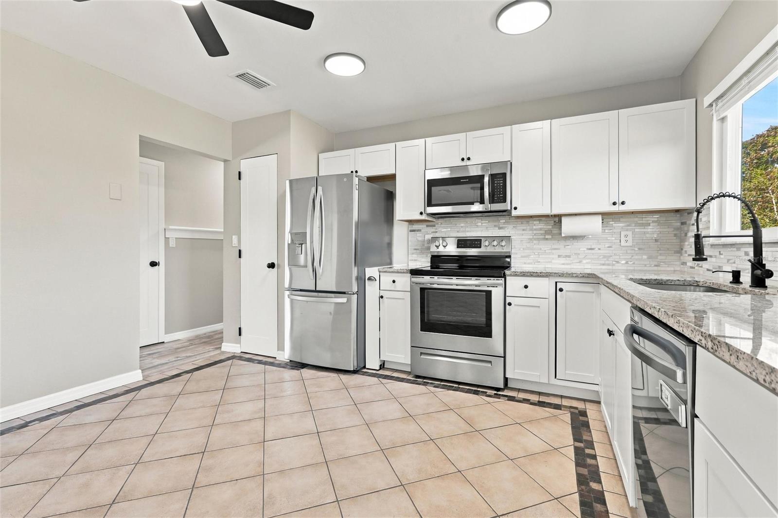 7070 ODOM PL — photo 12