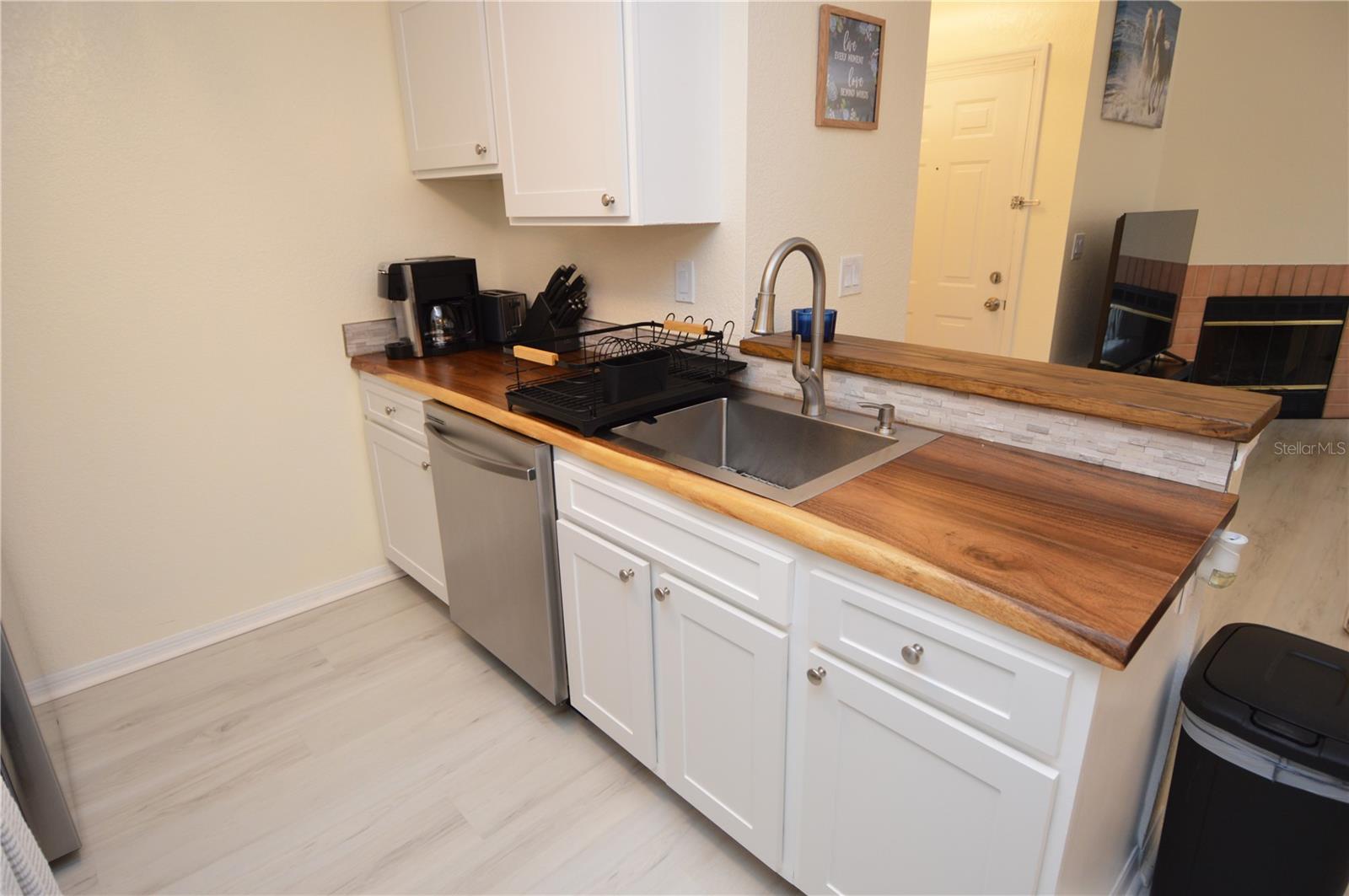 10263 GANDY BLVD N #414 — photo 9