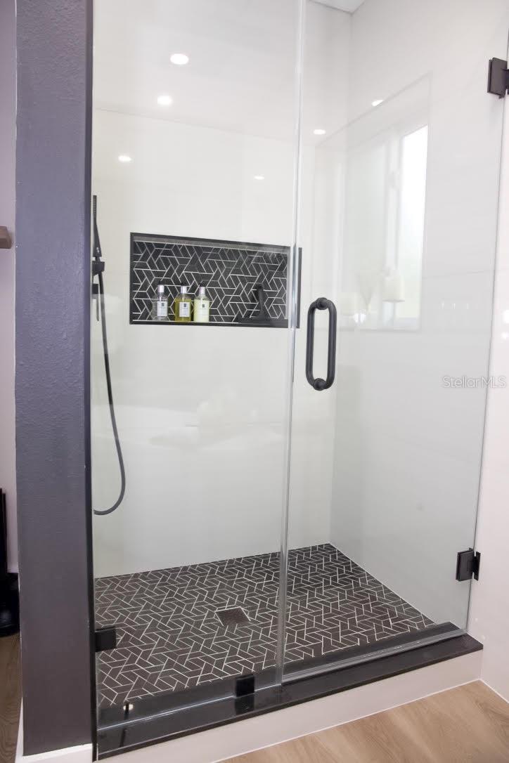 405 MANOR BLVD — photo 39