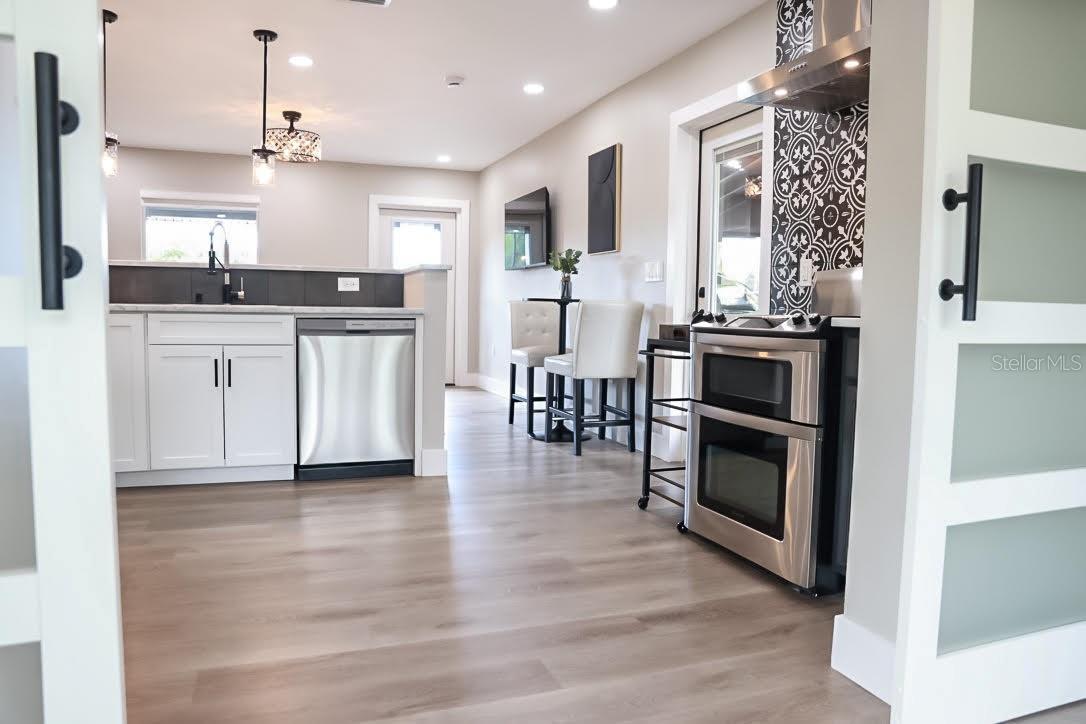 405 MANOR BLVD — photo 18