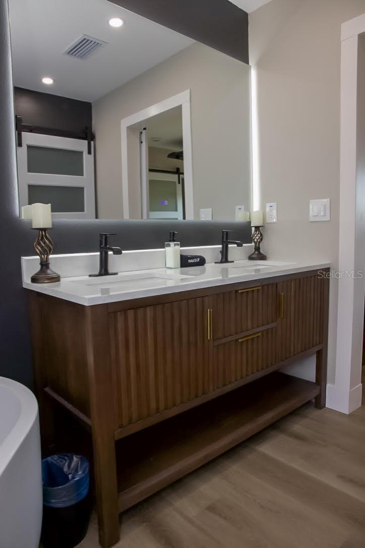405 MANOR BLVD — photo 43