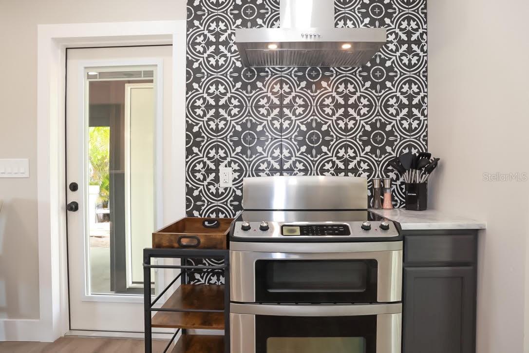 405 MANOR BLVD — photo 10