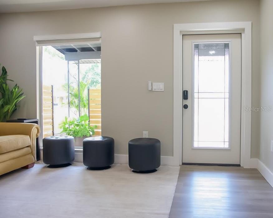 405 MANOR BLVD — photo 3
