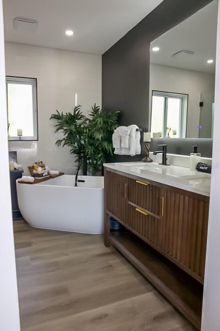 405 MANOR BLVD — photo 36