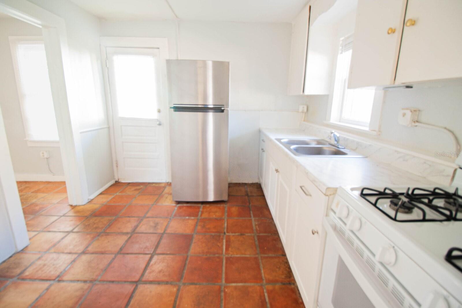 1766 MORRILL ST — photo 3
